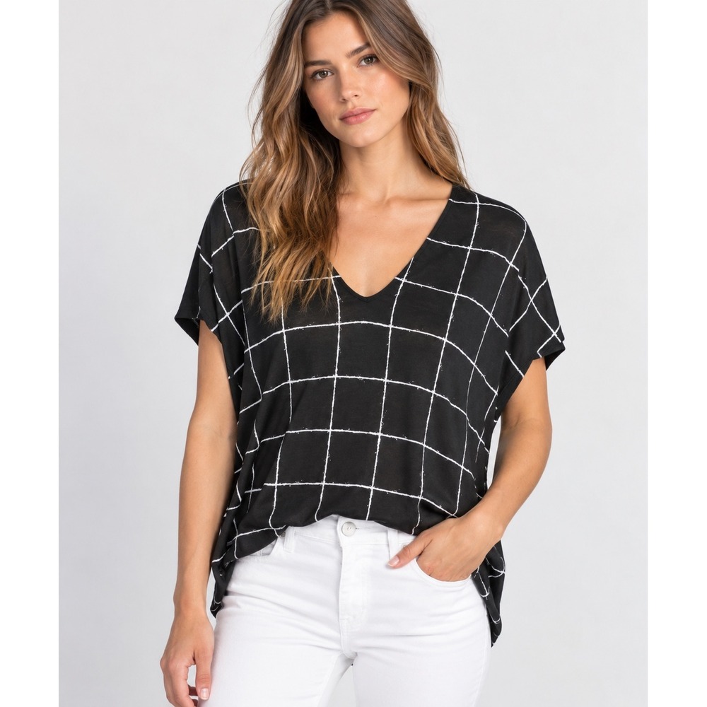 Vince V-Neck Top Womens M Black Excellent Grid painted Print Short Sleeve